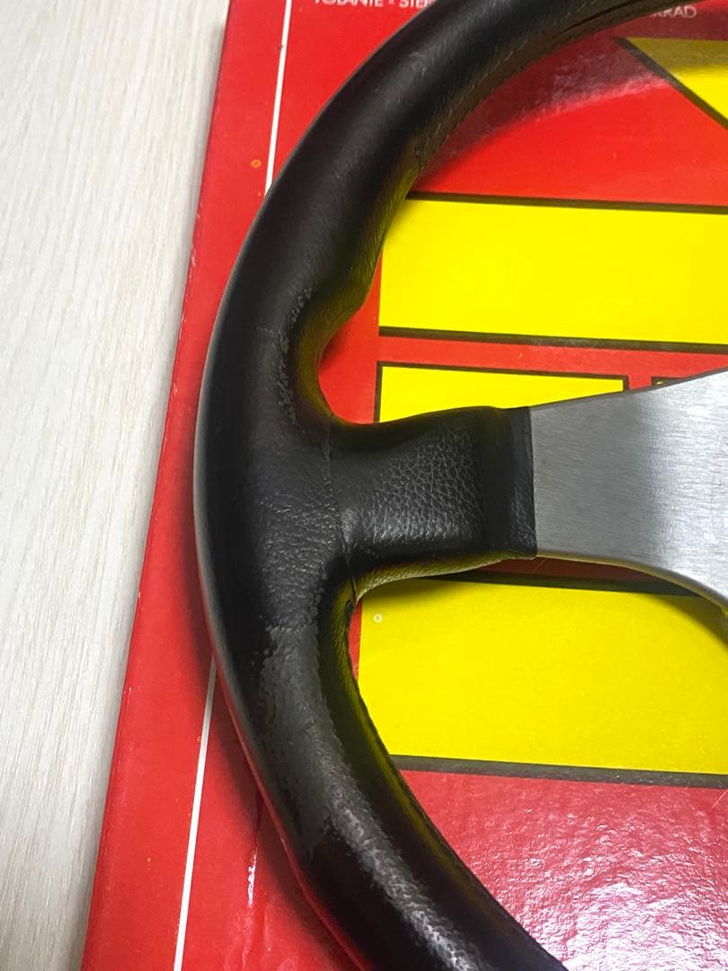 MOMO TUNER D32 ステアリング　即納◎ モモステ