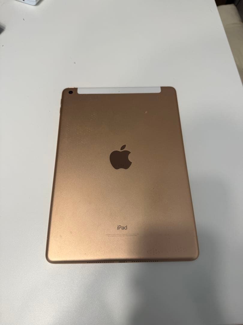 iPad 第6世代　Wi-Fi+Cellular