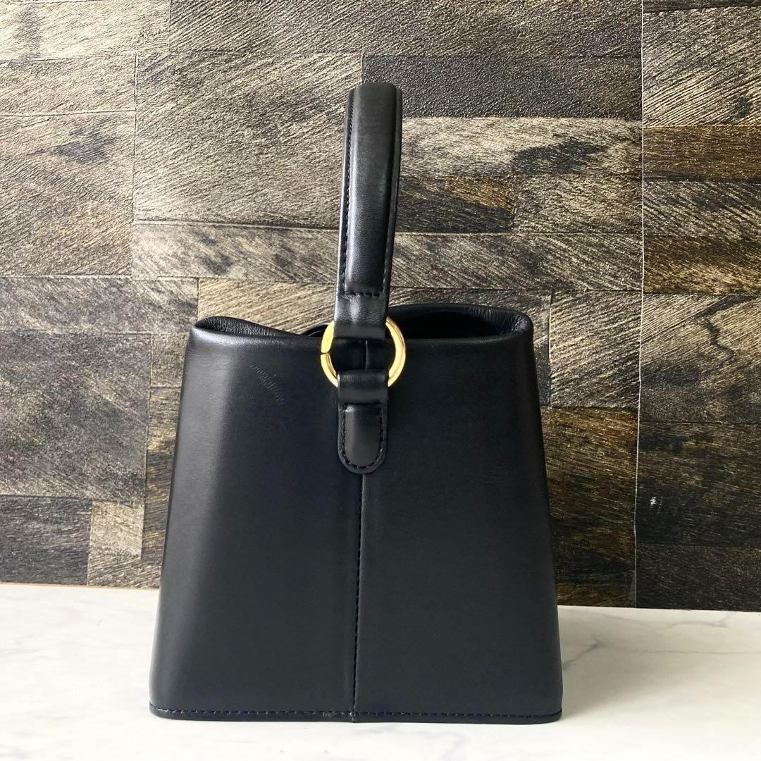 未使用級 GIVENCHY バニティバッグ ゴールド金具 レザー ブラック