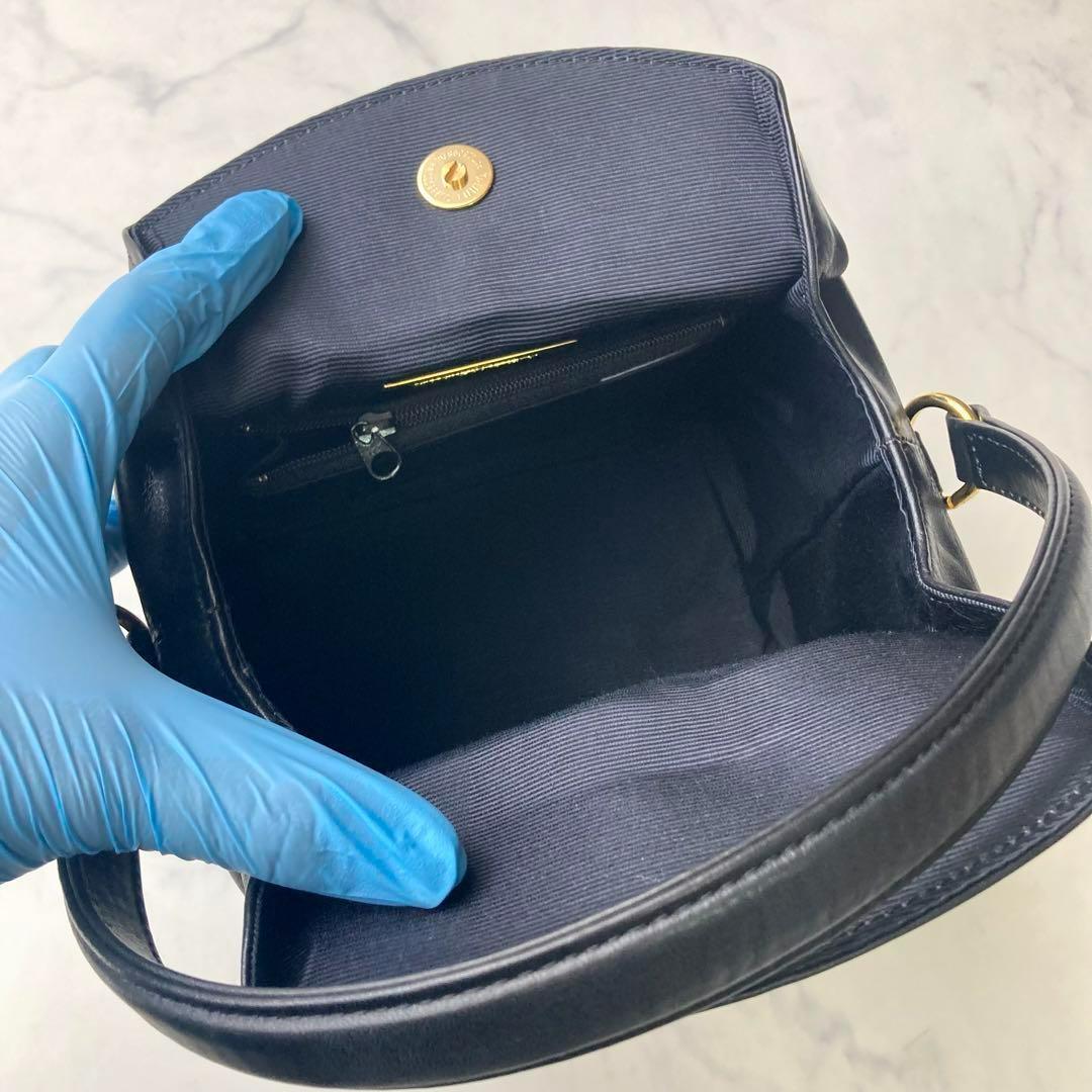 未使用級 GIVENCHY バニティバッグ ゴールド金具 レザー ブラック