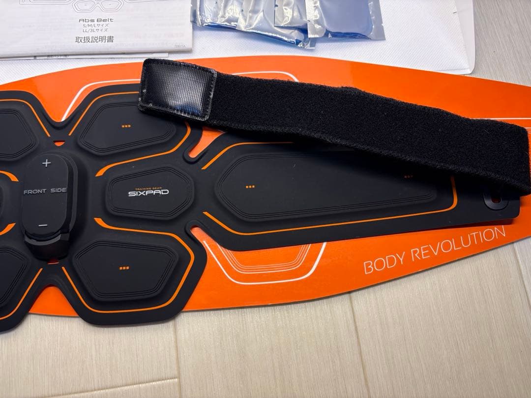 【お盆限定セール】【美品】新品パッド付　シックスパッド　アブズベルト　S/M/L