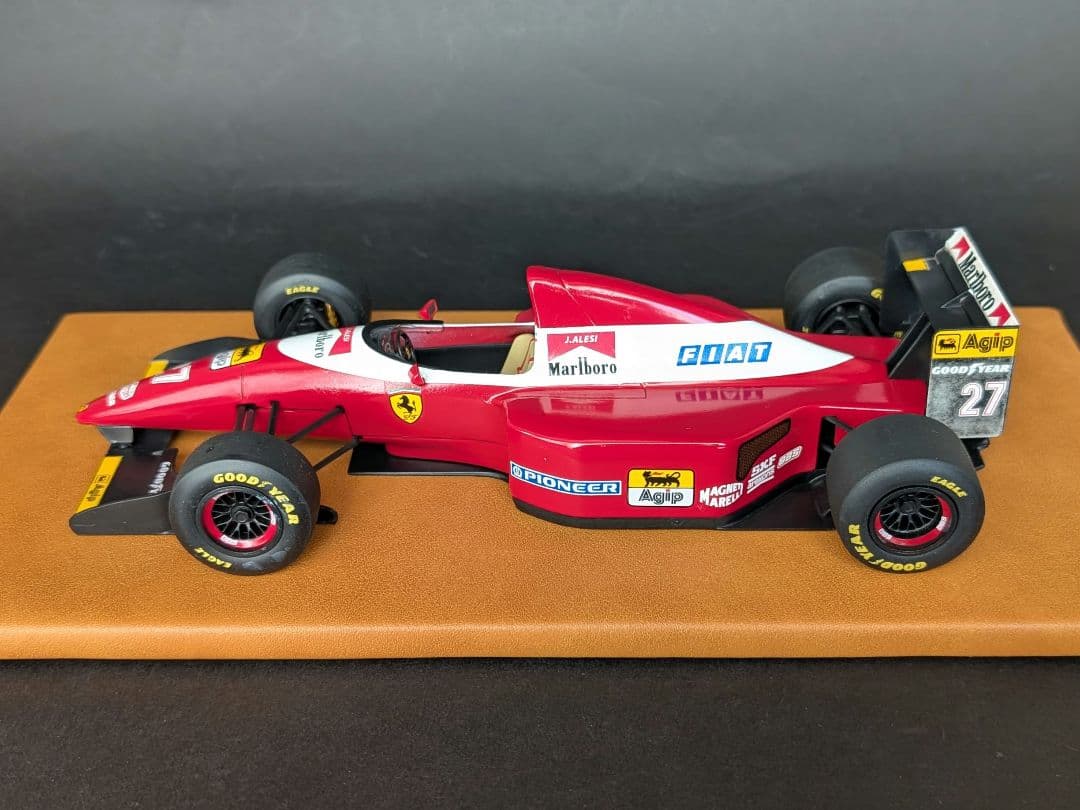 ミニチャンプス 1/18 フェラーリ F93A 1993 #27 J.アレジ