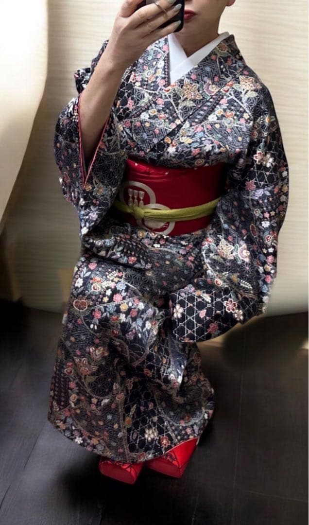 ご成約です逸品 豪華総柄小紋 正絹 特典として帯プレゼント