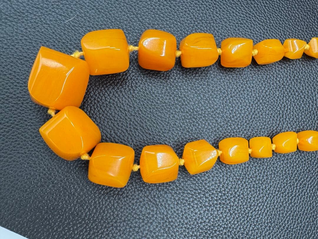出品終了‼️ソビエト　アンティーク　琥珀ロイヤルアンバー　ロングネックレス　現状