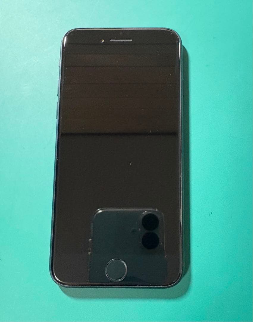 iPhone SE 第三世代　ブラック　ジャンク品　傷あり