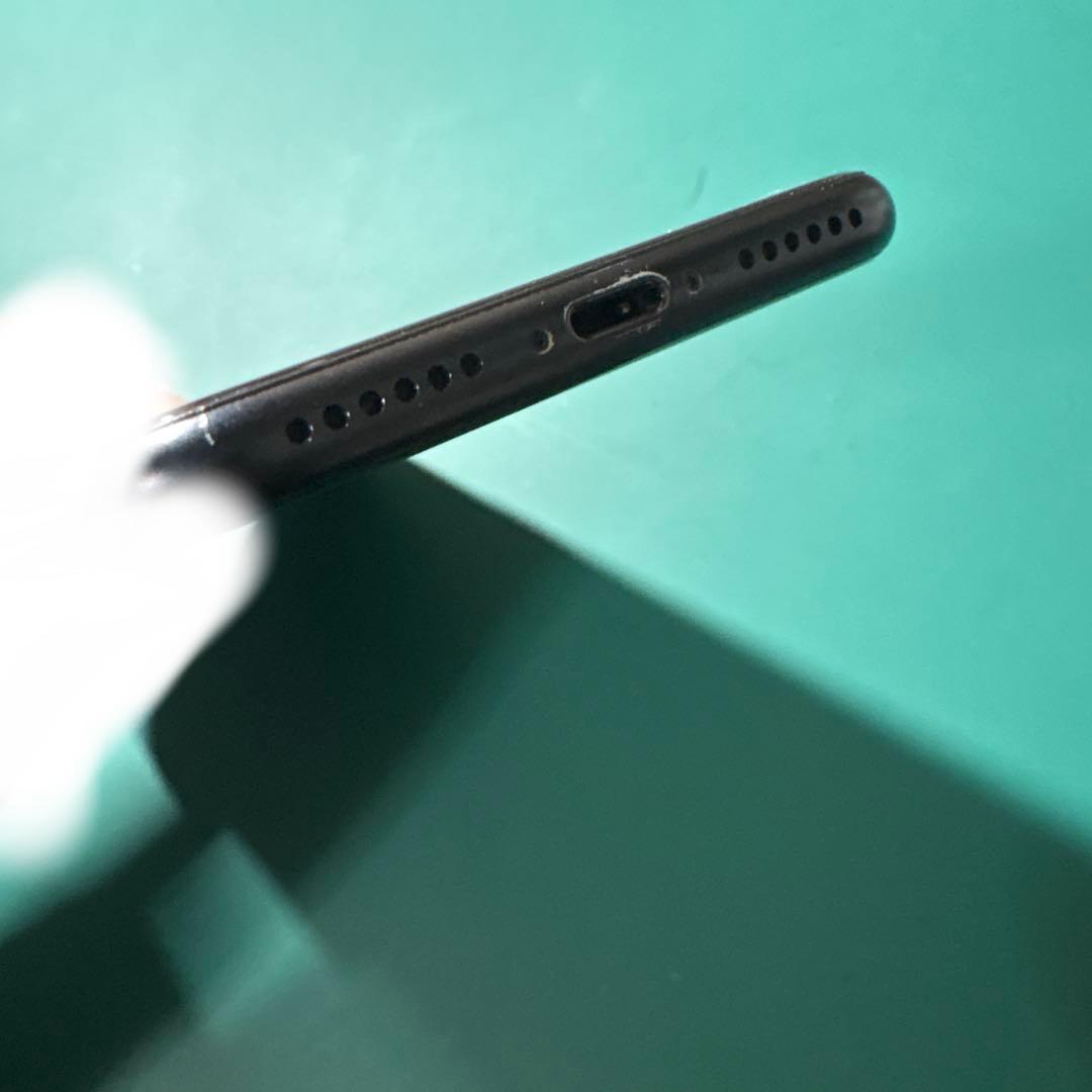 iPhone SE 第三世代　ブラック　ジャンク品　傷あり