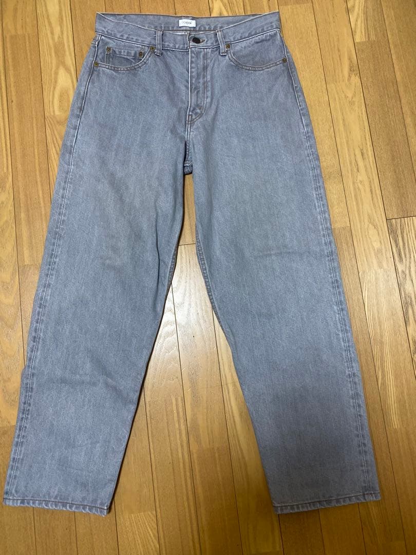 こたん　シオタ ワイドテーパードデニム 30インチ ライトグレー