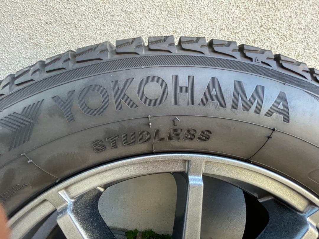 美品YOKOHAMA ice GUARD SUV G075 225/65R17