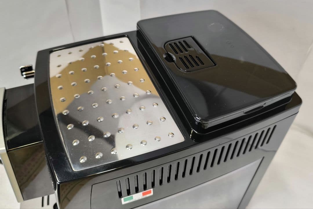 デロンギ　マグニフィカS コンパクト全自動コーヒーマシン　ECAM23210B