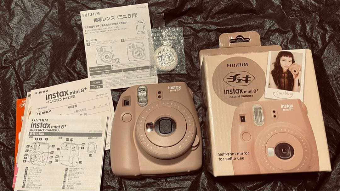 チェキ　INSTAX MINI8　ココア 箱取説接写レンズ付き 念の為ジャンク