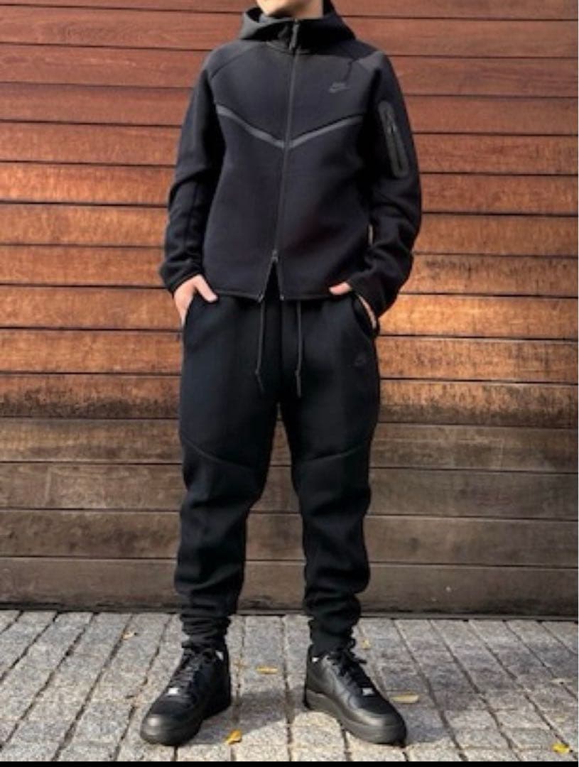 【最終値下げ】【試着のみ】Nike ブラック フルジップフーディ