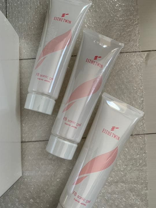 エステツインSE美顔器、ソニックジェル、VMサプリメント