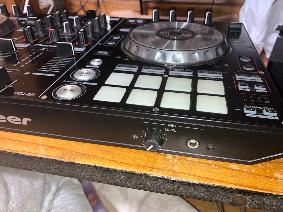 Pioneer DDJ-SR コントローラー