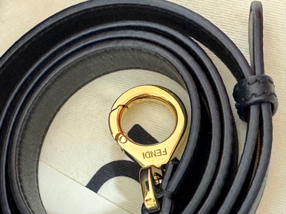 FENDI フェンディピーカブーエッセンシャリー未使用 正規品バッグ　ブラック