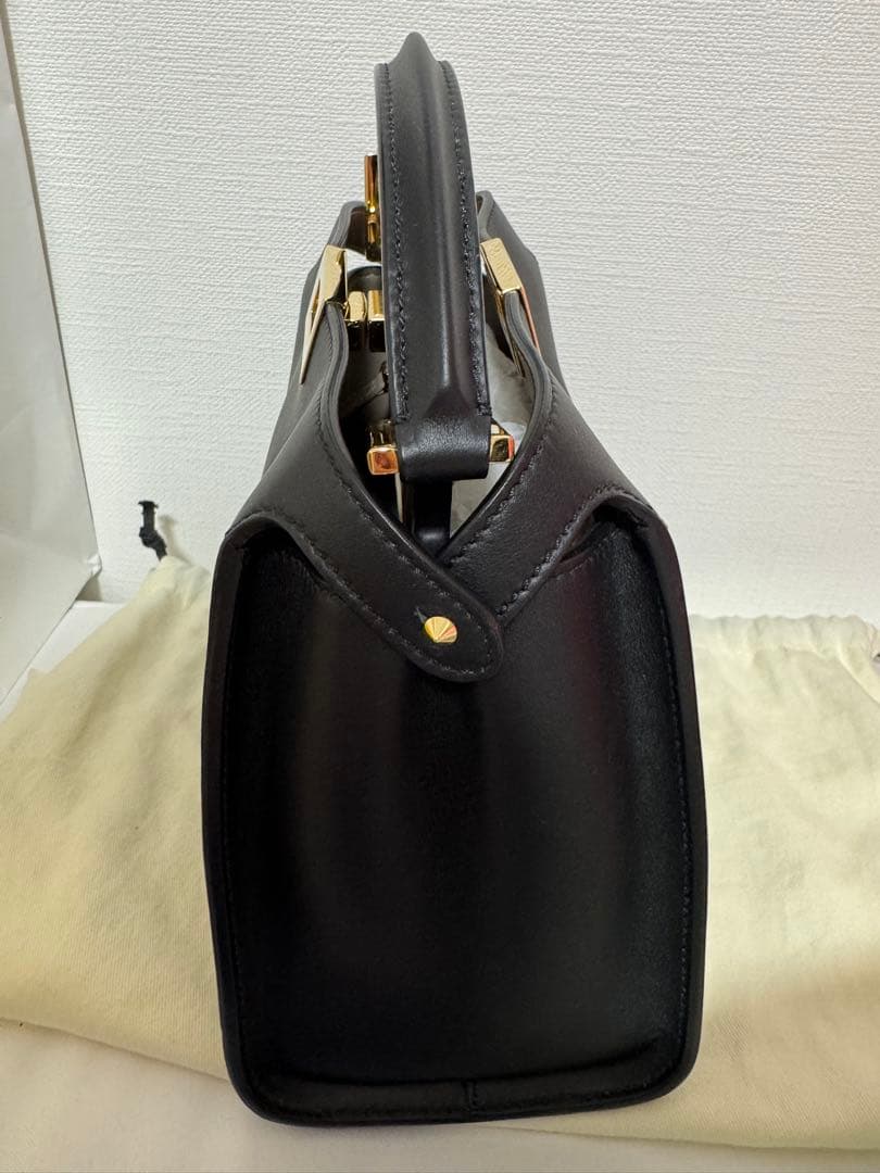FENDI フェンディピーカブーエッセンシャリー未使用 正規品バッグ　ブラック