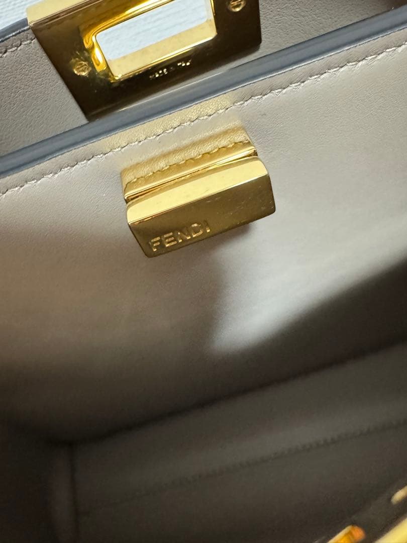 FENDI フェンディピーカブーエッセンシャリー未使用 正規品バッグ　ブラック