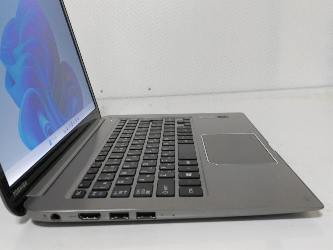 美品！！東芝 dynabook 8GB SSD 128GB Win11★F5