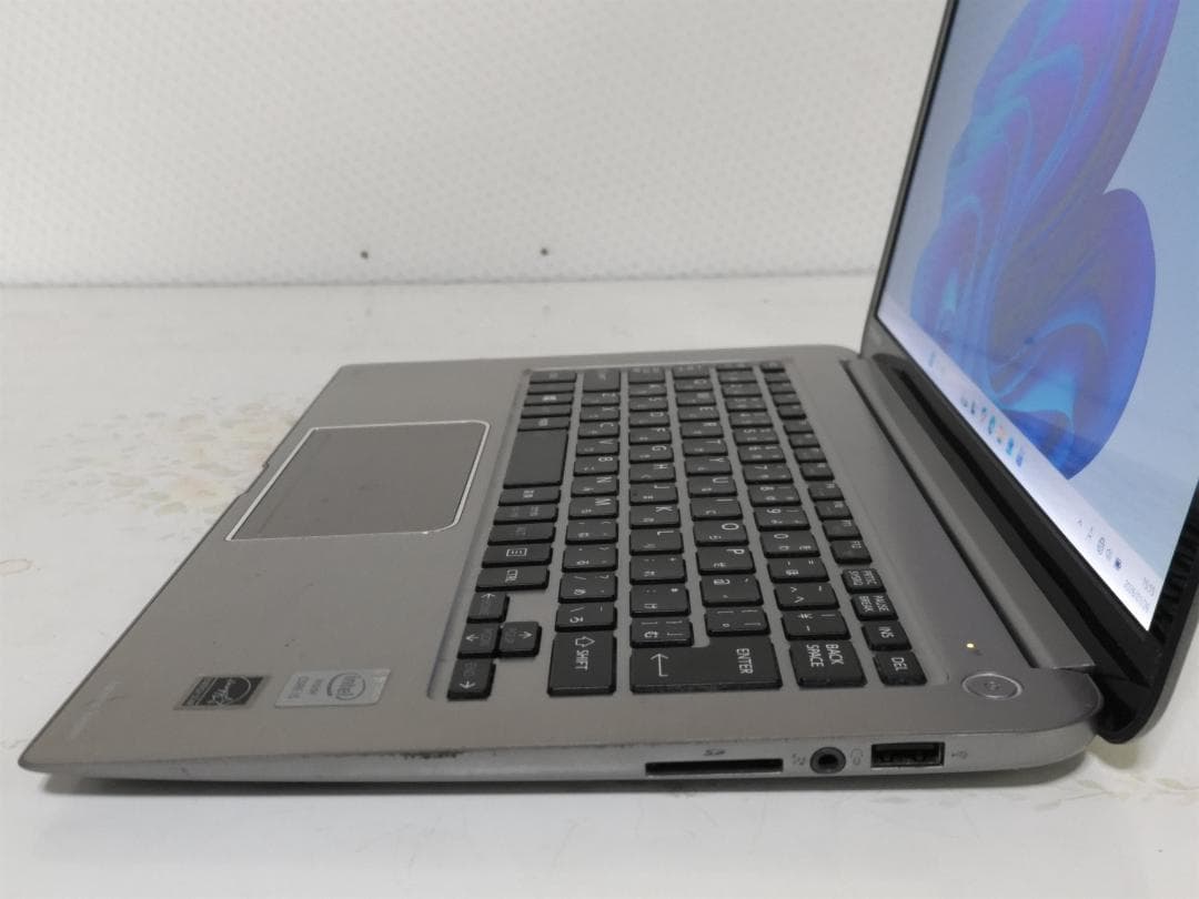 美品！！東芝 dynabook 8GB SSD 128GB Win11★F5