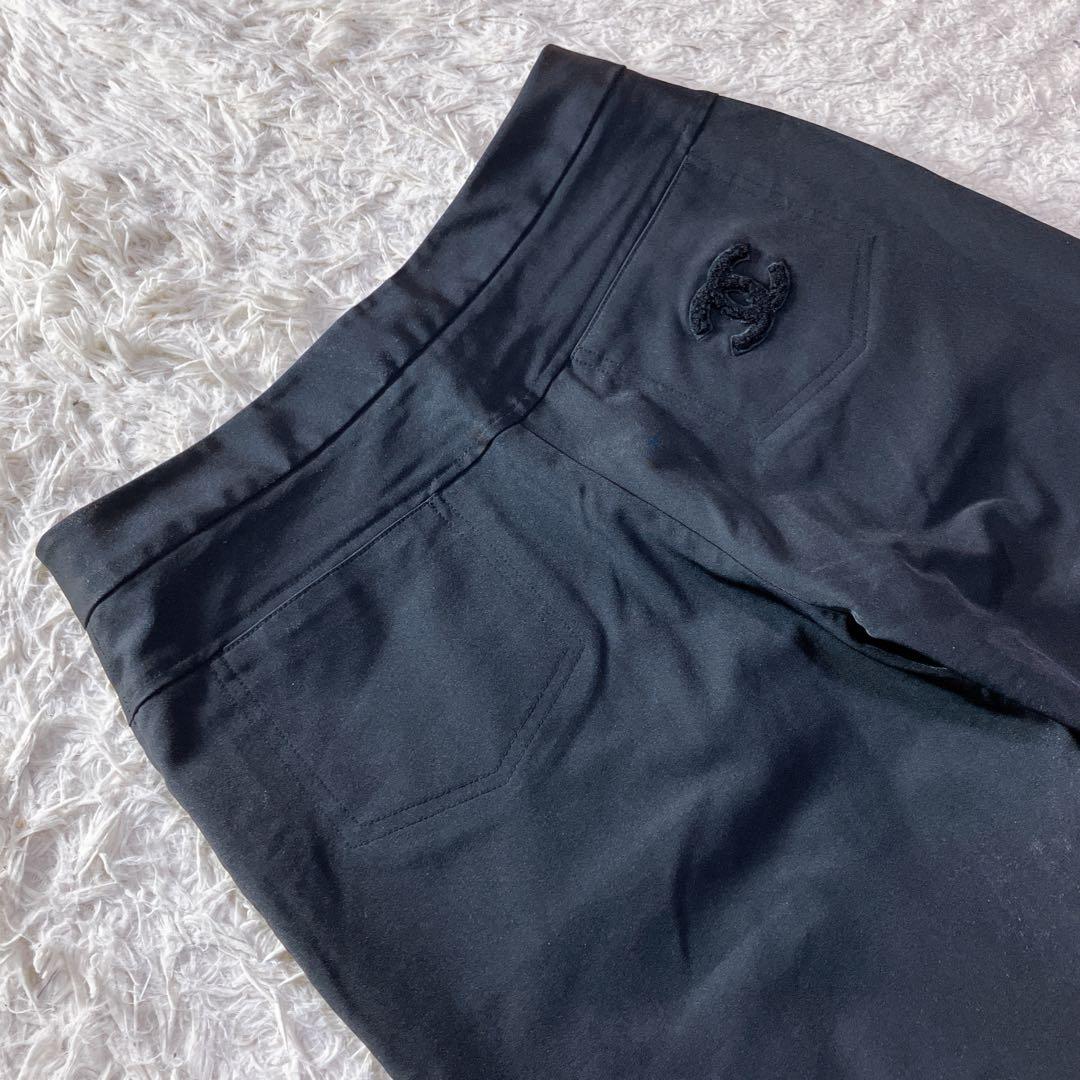 シャネル ストレッチ ロゴ金具 ココ刺繍 美シルエット パンツ ブラック 黒