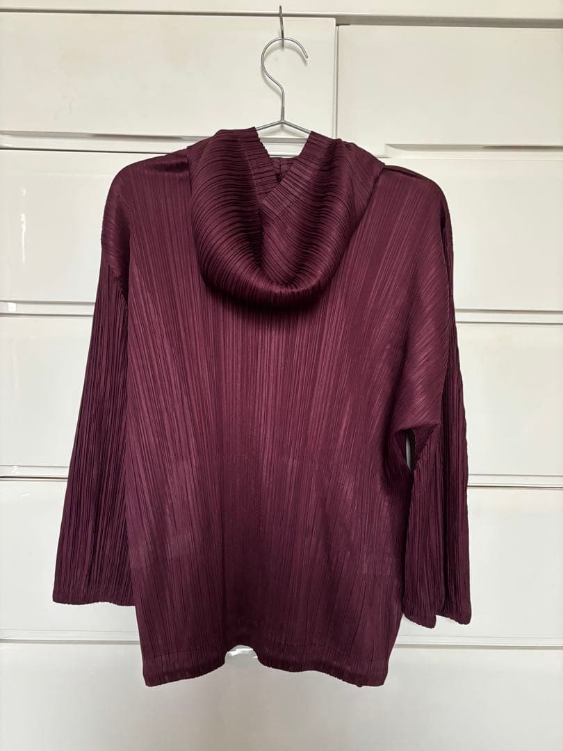 期間限定お値下げ✴︎プリーツプリーズ　バーガンディ フード付きパーカー