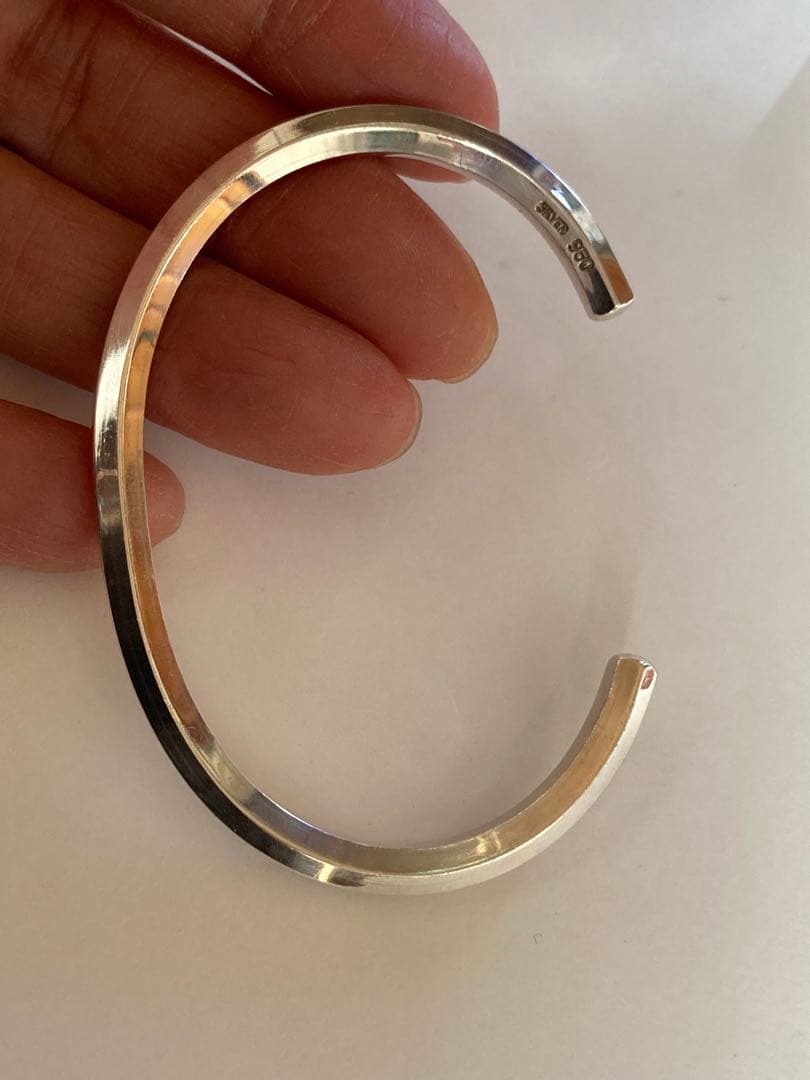 silver950の6角形バングルサティーヌ仕上げ