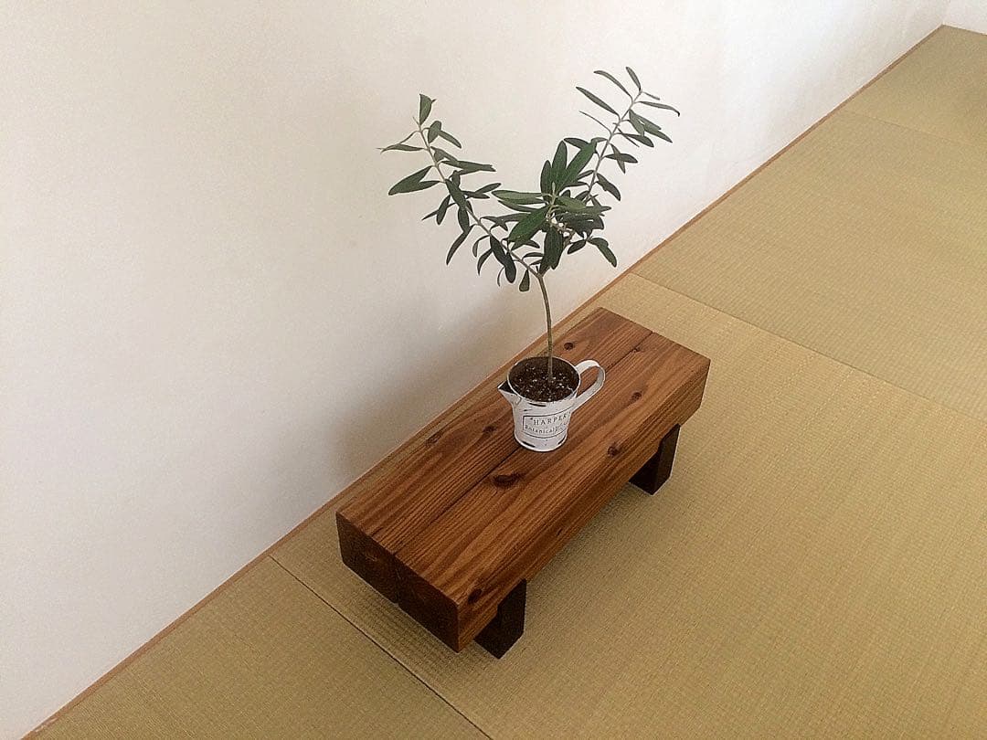 どっしり木製飾り台☆約横幅50×高さ17×奥行き18cm☆花台