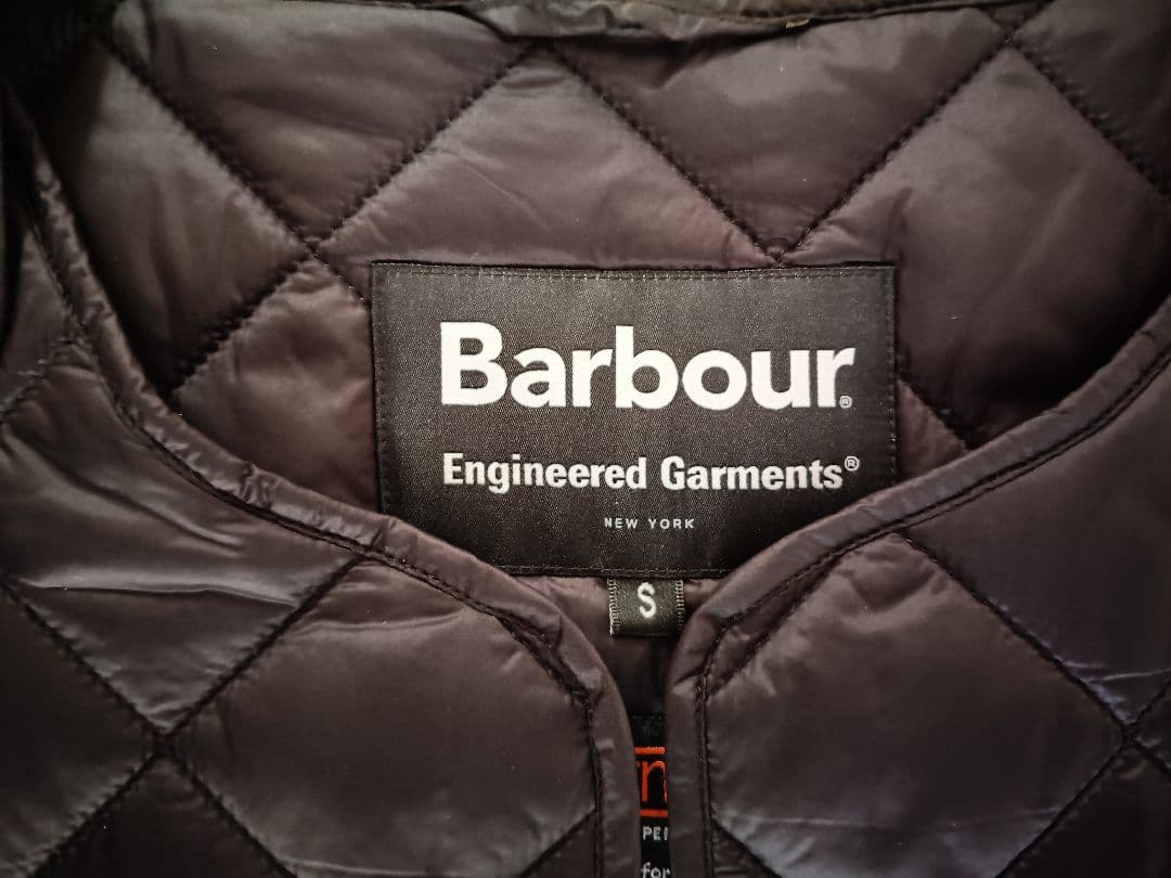 バブアー　✕　エンジニアードガーメンツ　ポップキルトベスト