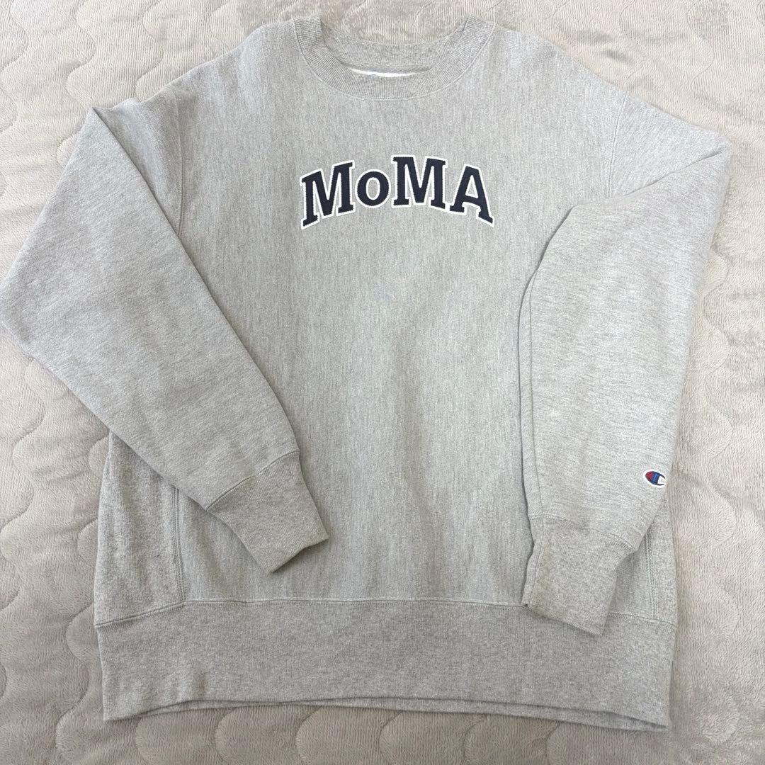 Champion MoMA ロゴ グレー スウェット