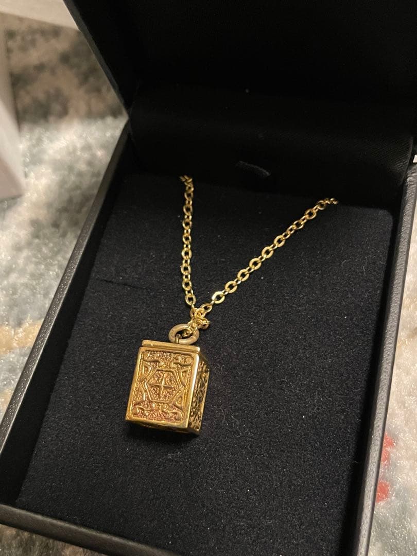 新品⭐︎聖闘士星矢の黄金聖衣箱デザインのペンダント　牡羊座(アリエス)