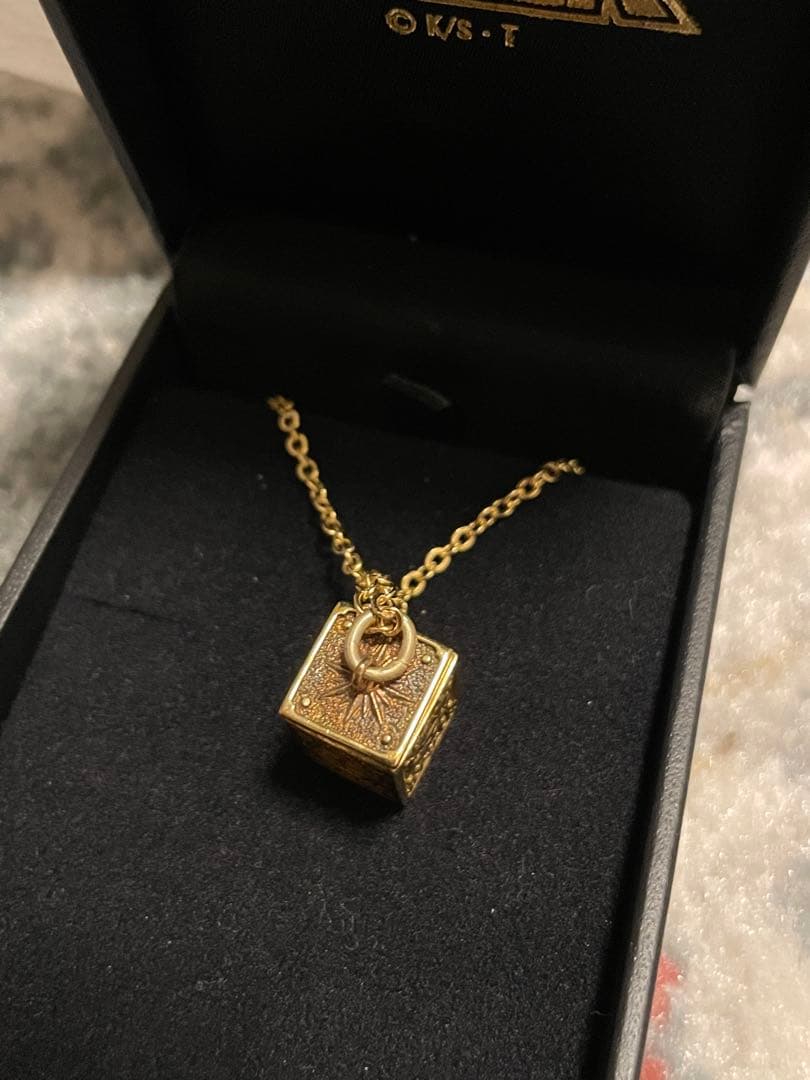 新品⭐︎聖闘士星矢の黄金聖衣箱デザインのペンダント　牡羊座(アリエス)