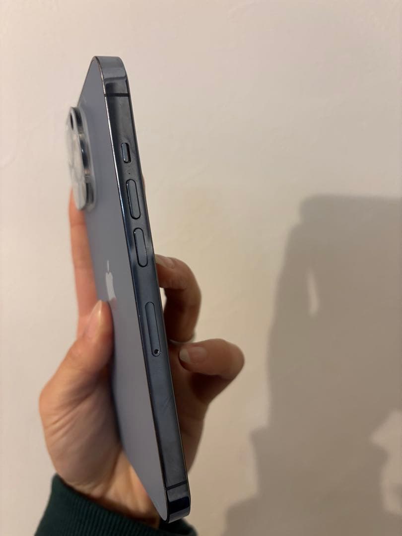 Apple iPhone 13 Pro 128GBシエラブルー　背面割れ有り