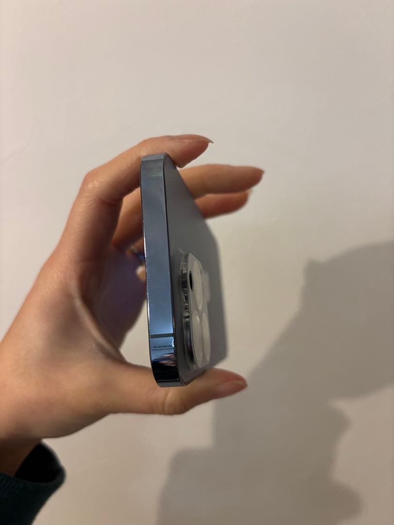 Apple iPhone 13 Pro 128GBシエラブルー　背面割れ有り