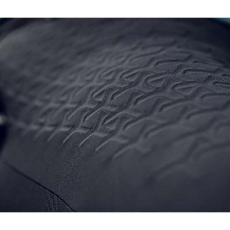 Q36.5 ビブショーツ（Gregarius Grid Skin）