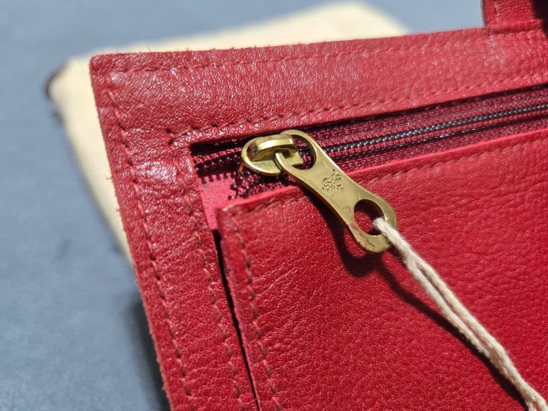 pom.pom❇️IL BISONTE 赤 レザー 長財布