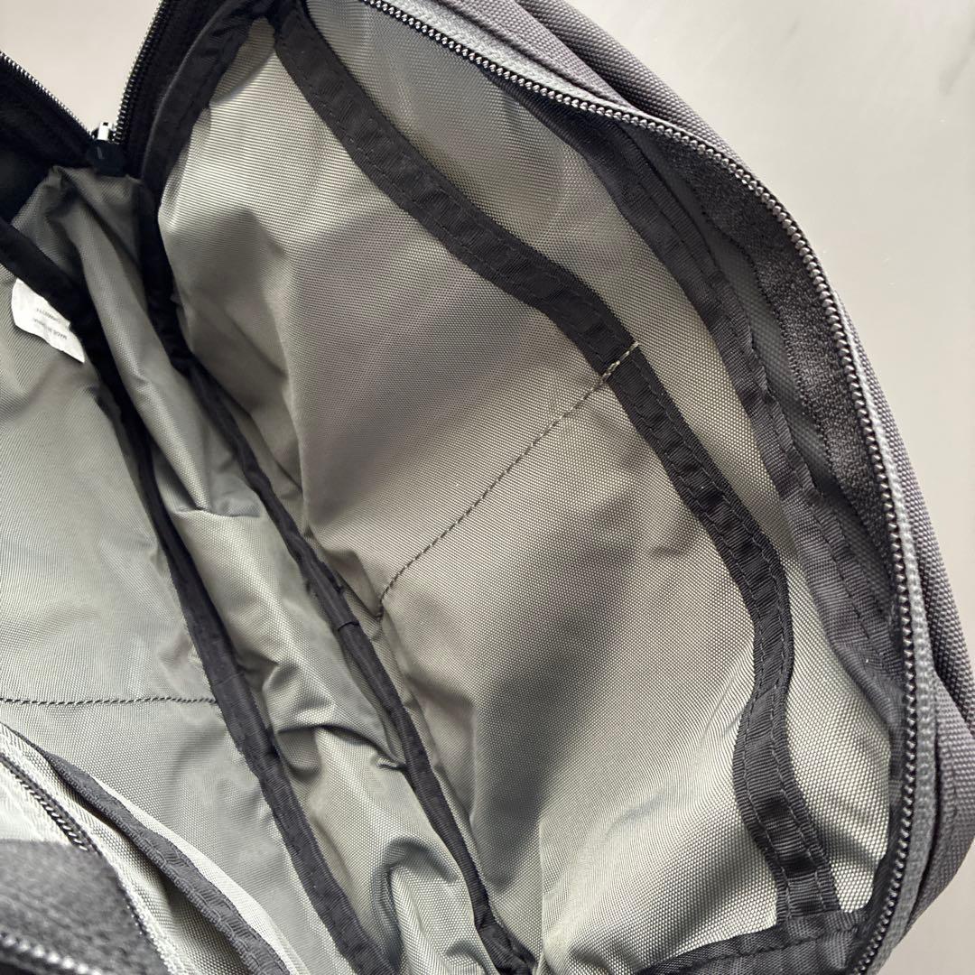 BRIEFING ショルダーバッグ ブラック/グレー