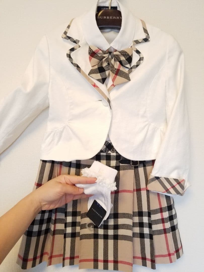 バーバリーキッズフォーマル 未使用近 美品 ベージュ リボンタイ 新品ソックス付