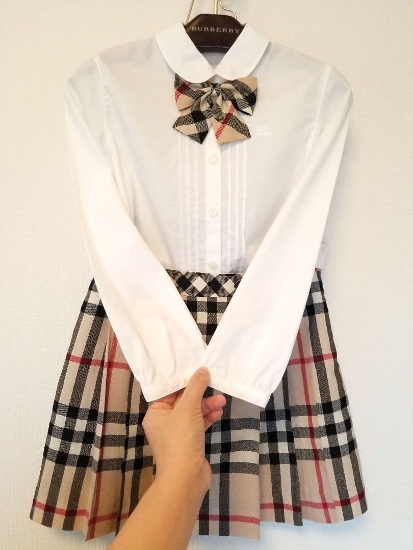 バーバリーキッズフォーマル 未使用近 美品 ベージュ リボンタイ 新品ソックス付