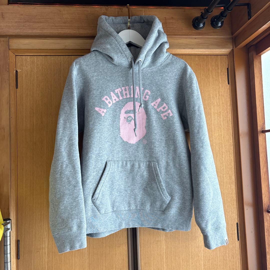 最終値下げ　貴重　A BATHING APE グレー パーカー ピンク　短丈　S