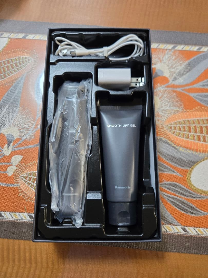 Panasonic バイタリフト 美顔器 EMSリフトEH-SR85-K