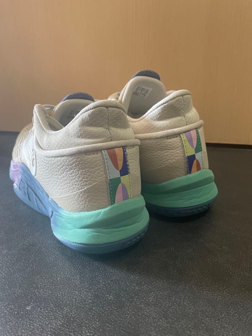 asics アンプレアルス　ボーラホリック