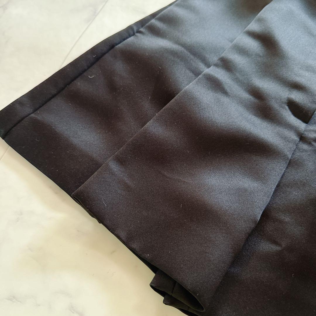 未使用タグ付き★21年モデル★FENDI シルク100% ショートパンツ 40