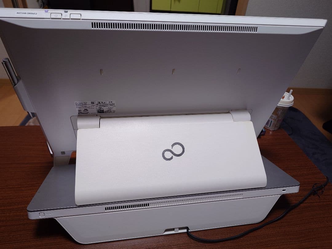 富士通 液晶一体型PC ホワイト