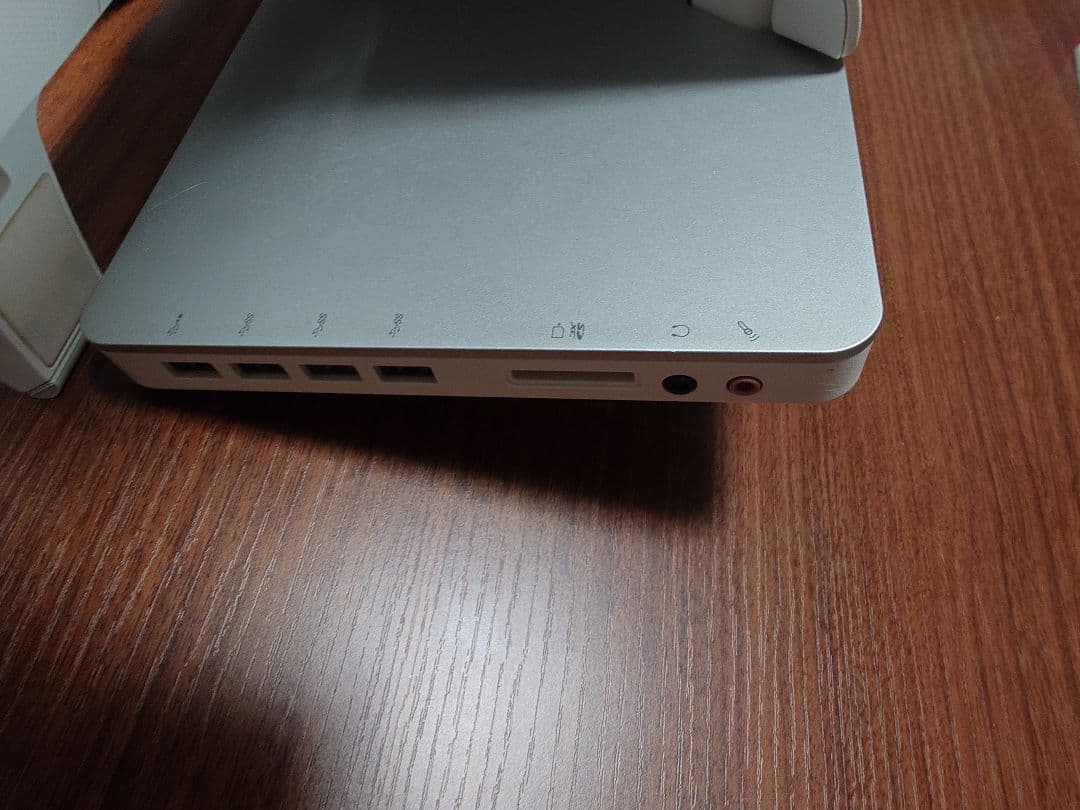 富士通 液晶一体型PC ホワイト