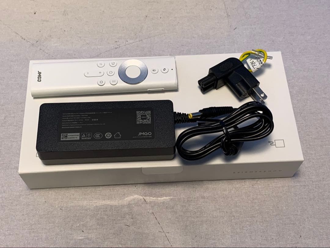 G12-08-2⭐️ 新品未使用　超短焦点プロジェクター O1 J78-4D0