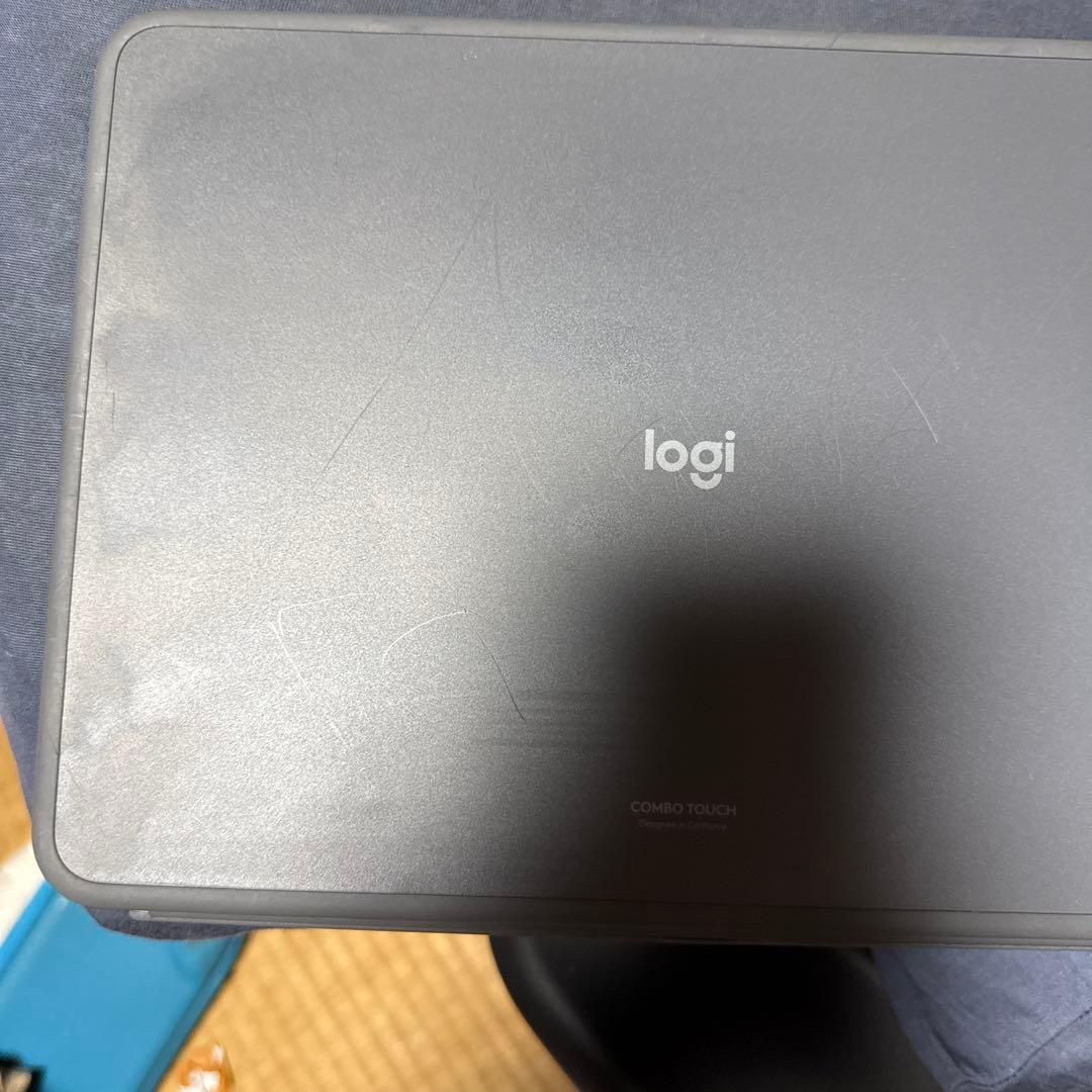 Logitech Combo Touch 　iPad Air m2 11インチ用