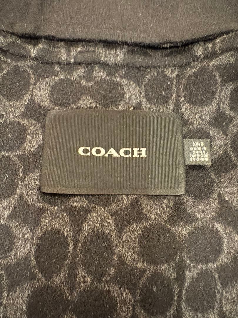 COACH フード付きブラックポンチョ