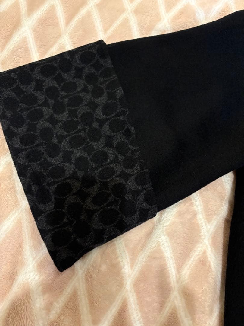 COACH フード付きブラックポンチョ