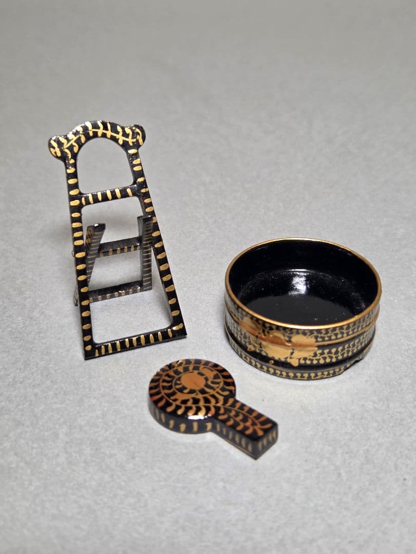 古い小さな小さな雛道具　化粧道具　十三揃