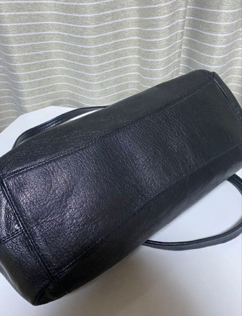 genten　黒いレザーハンドバッグ