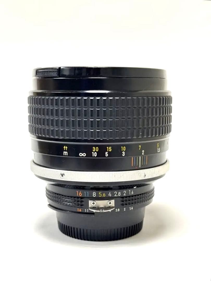 Nikon Ai-S Nikkor 85mm F1.4 フード付き